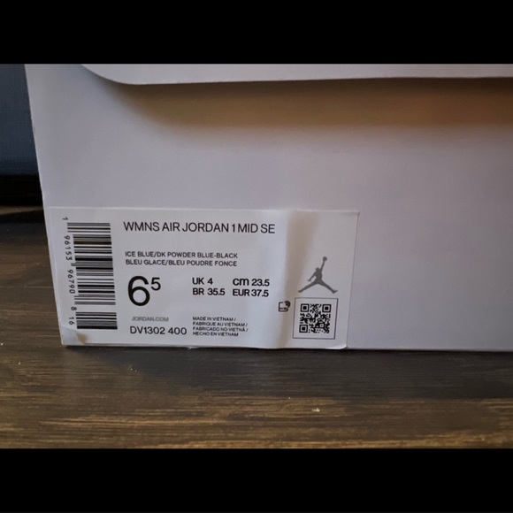 Women’s Air Jordan 1 Mid 'Ice Blue' DV1302-400 - Picture 7 of 7